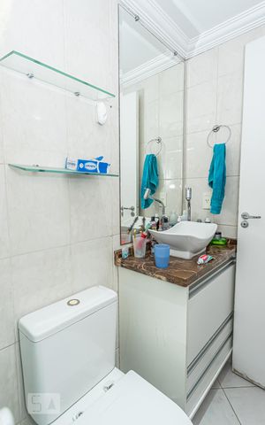 Apartamento à venda com 64m², 2 quartos e 1 vaga Apartamento à venda com 64m², 2 quartos e 1 vagaBanheiro suite