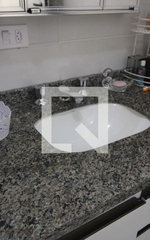 Casa para alugar com 300m², 3 quartos e 4 vagasPia banheiro comum