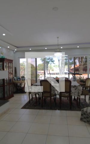Casa para alugar com 300m², 3 quartos e 4 vagasSala