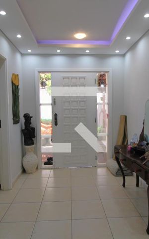 Casa para alugar com 300m², 3 quartos e 4 vagasHall