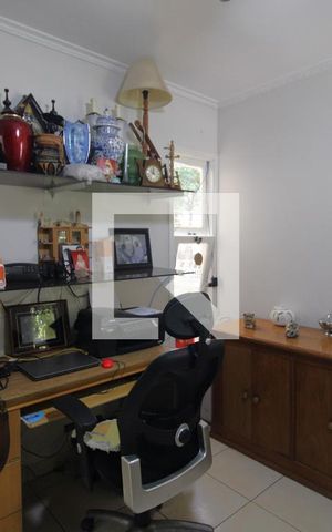 Casa para alugar com 300m², 3 quartos e 4 vagasEscritório