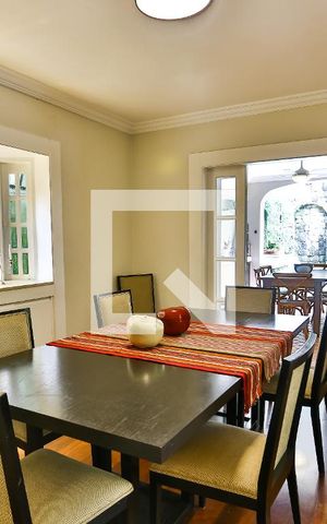 Casa à venda com 600m², 4 quartos e 5 vagas Casa à venda com 600m², 4 quartos e 5 vagasSala 2