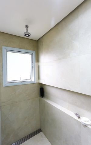 Casa à venda com 600m², 4 quartos e 5 vagas Casa à venda com 600m², 4 quartos e 5 vagasBanheiro da Suíte 1