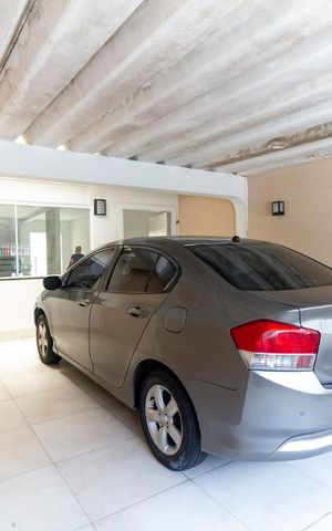 Casa à venda com 300m², 3 quartos e 2 vagasGaragem