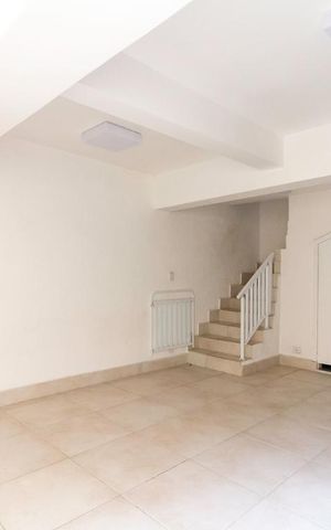 Casa à venda com 300m², 3 quartos e 2 vagasChurrasqueira
