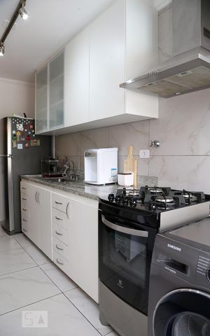 Apartamento à venda com 68m², 2 quartos e 2 vagasCozinha e Área de Serviço