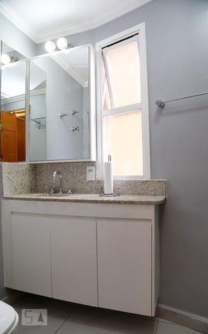 Apartamento à venda com 68m², 2 quartos e 2 vagasBanheiro da Suíte 2