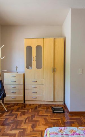 Casa à venda com 250m², 5 quartos e 6 vagasQuarto 2
