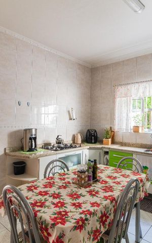 Casa à venda com 278m², 3 quartos e 4 vagas Casa à venda com 278m², 3 quartos e 4 vagasCozinha