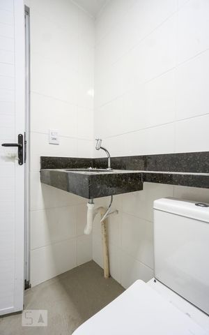 Apartamento para alugar com 47m², 2 quartos e sem vaga Apartamento para alugar com 47m², 2 quartos e sem vagaBanheiro