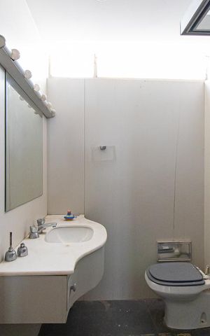 Apartamento para alugar com 200m², 4 quartos e 2 vagas Apartamento para alugar com 200m², 4 quartos e 2 vagasBanheiro Social