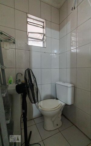 Casa à venda com 260m², 6 quartos e 2 vagas Casa à venda com 260m², 6 quartos e 2 vagasQuarto de serviço