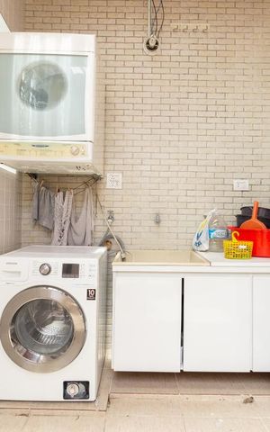 Casa à venda com 280m², 3 quartos e 2 vagas Casa à venda com 280m², 3 quartos e 2 vagasÁrea de Serviço