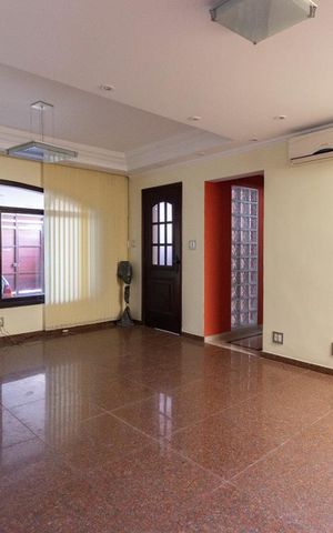 Casa à venda com 280m², 3 quartos e 2 vagas Casa à venda com 280m², 3 quartos e 2 vagasSala