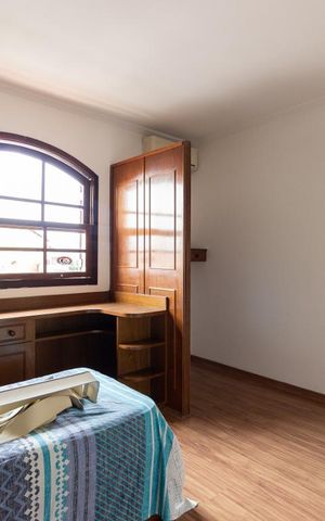 Casa à venda com 280m², 3 quartos e 2 vagas Casa à venda com 280m², 3 quartos e 2 vagasQuarto