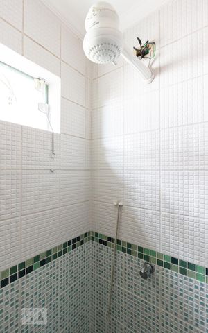 Casa à venda com 280m², 3 quartos e 2 vagas Casa à venda com 280m², 3 quartos e 2 vagasBanheiro de Serviço