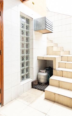 Casa à venda com 280m², 3 quartos e 2 vagas Casa à venda com 280m², 3 quartos e 2 vagasÁrea de Serviço