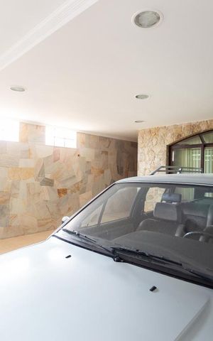 Casa à venda com 280m², 3 quartos e 2 vagas Casa à venda com 280m², 3 quartos e 2 vagasGaragem