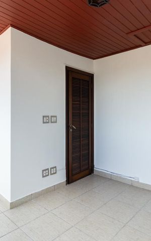 Casa à venda com 280m², 3 quartos e 2 vagas Casa à venda com 280m², 3 quartos e 2 vagasVaranda da Suíte