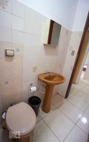Casa à venda com 400m², 3 quartos e 2 vagasBanheiro de Serviço 1