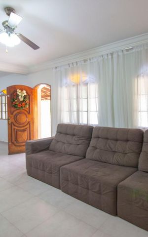 Casa à venda com 400m², 3 quartos e 2 vagasSala
