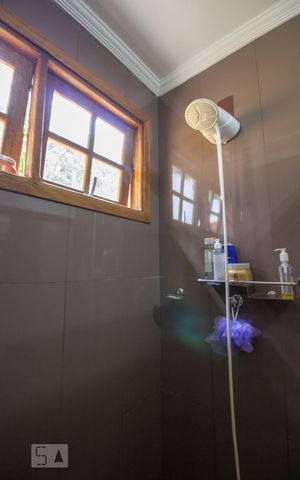 Casa à venda com 400m², 3 quartos e 2 vagasChuveiro