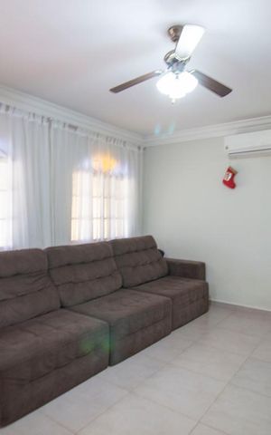 Casa à venda com 400m², 3 quartos e 2 vagasSala