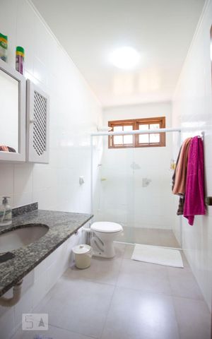 Casa à venda com 400m², 3 quartos e 2 vagasBanheiro Social