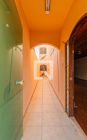 Casa à venda com 356m², 4 quartos e 10 vagas Casa à venda com 356m², 4 quartos e 10 vagasEntrada Social