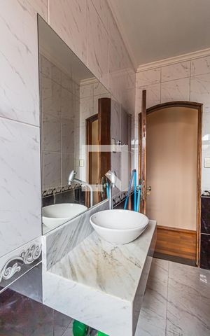 Casa à venda com 356m², 4 quartos e 10 vagasBanheiro