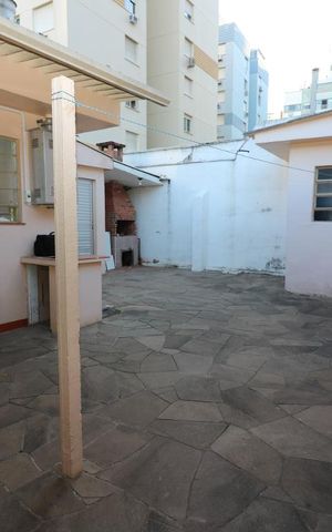 Casa à venda com 120m², 3 quartos e 2 vagas Casa à venda com 120m², 3 quartos e 2 vagasPátio