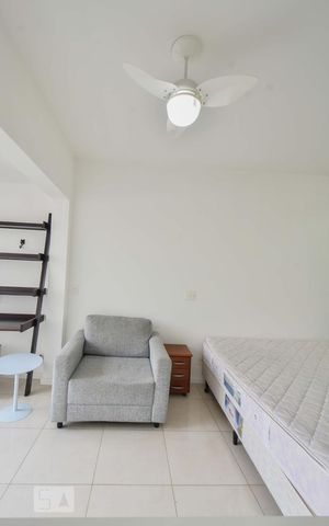 Studio à venda com 32m², 1 quarto e 1 vagaSala 
