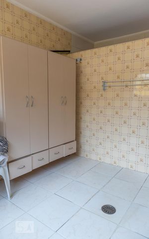 Casa à venda com 223m², 3 quartos e 4 vagas Casa à venda com 223m², 3 quartos e 4 vagasÁrea de serviço