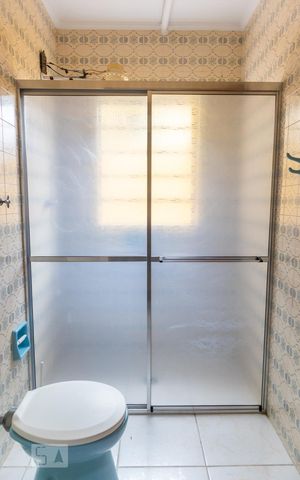 Casa à venda com 223m², 3 quartos e 4 vagas Casa à venda com 223m², 3 quartos e 4 vagasBanheiro de serviço