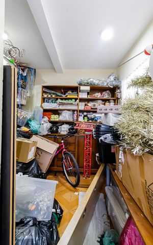 Casa para alugar com 350m², 3 quartos e 6 vagas Casa para alugar com 350m², 3 quartos e 6 vagasQuarto da Edícula