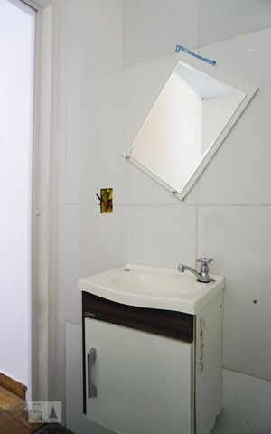 Casa à venda com 300m², 2 quartos e 3 vagasBanheiro da Suíte 1