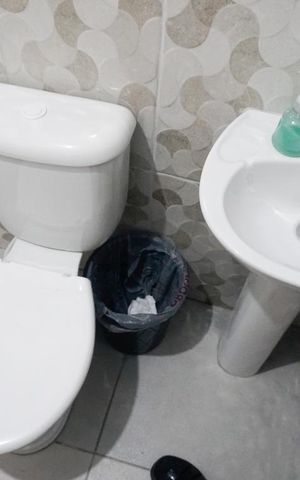 Casa à venda com 300m², 2 quartos e 3 vagasBanheiro da Suíte 2