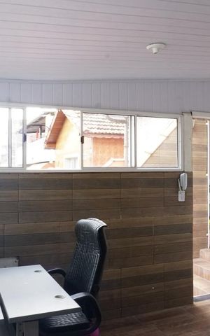 Casa à venda com 300m², 2 quartos e 3 vagasEscritório