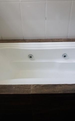Casa à venda com 300m², 2 quartos e 3 vagasBanheiro da Suíte 1