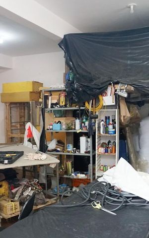 Casa à venda com 300m², 2 quartos e 3 vagasSalão