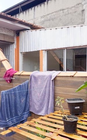 Casa à venda com 300m², 2 quartos e 3 vagasFrente da Casa
