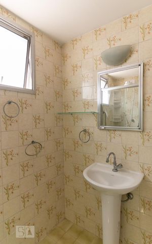 Apartamento à venda com 87m², 2 quartos e 1 vaga Apartamento à venda com 87m², 2 quartos e 1 vagaBanheiro