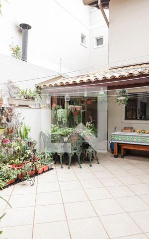 Casa para alugar com 169m², 3 quartos e 2 vagasChurrasqueira/Área de Serviço e Banheiro de Serviço
