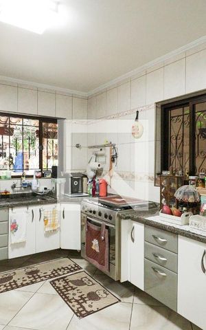 Casa para alugar com 169m², 3 quartos e 2 vagasCozinha