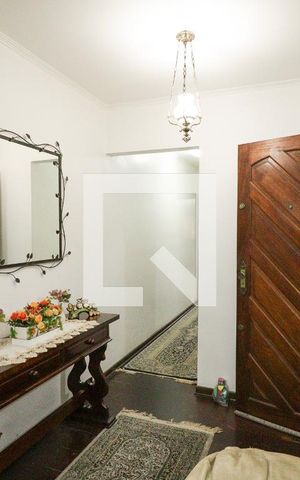 Casa para alugar com 169m², 3 quartos e 2 vagasSala