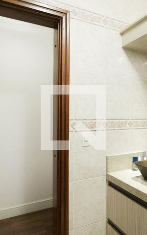 Casa para alugar com 169m², 3 quartos e 2 vagasBanheiro da Suíte