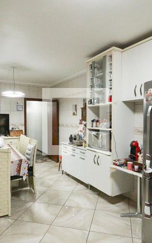 Casa para alugar com 169m², 3 quartos e 2 vagasCozinha