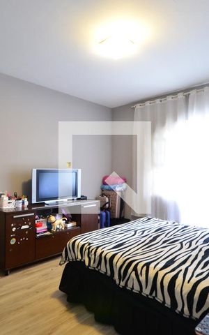 Casa à venda com 170m², 3 quartos e 3 vagasSuíte