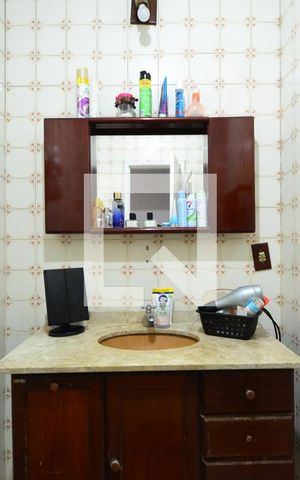 Casa à venda com 170m², 3 quartos e 3 vagasBanheiro da Suíte