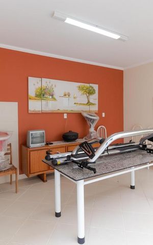Casa à venda com 400m², 5 quartos e 4 vagas Casa à venda com 400m², 5 quartos e 4 vagasVaranda